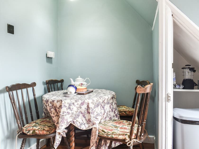 Small dining table and chairs for any home cooked meals or take aways from one of the many local places | Star Yard, Tenbury Wells