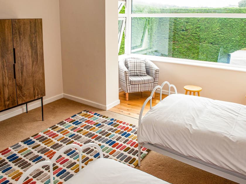 Twin bedroom | Brooklands, Uplyme