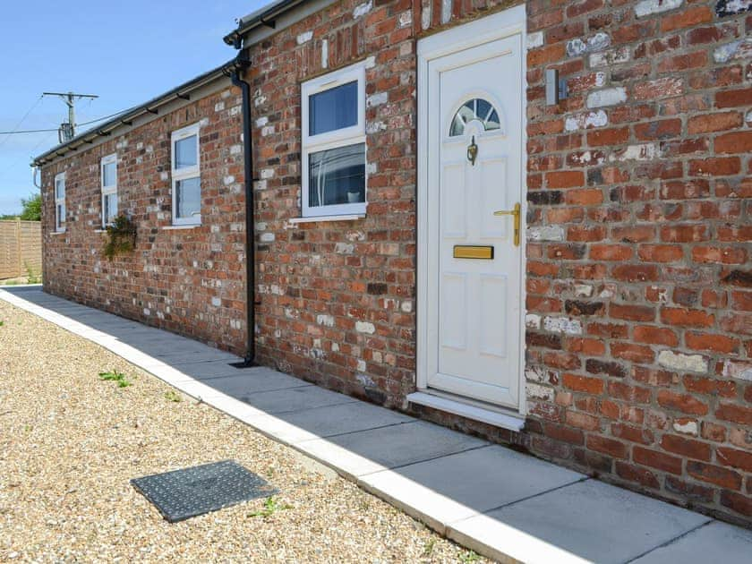 Exterior | Dotterel Cottage - Dotterel Holiday Homes, Reighton