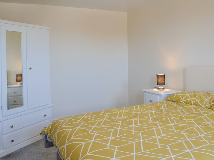 Double bedroom | Dotterel Cottage - Dotterel Holiday Homes, Reighton