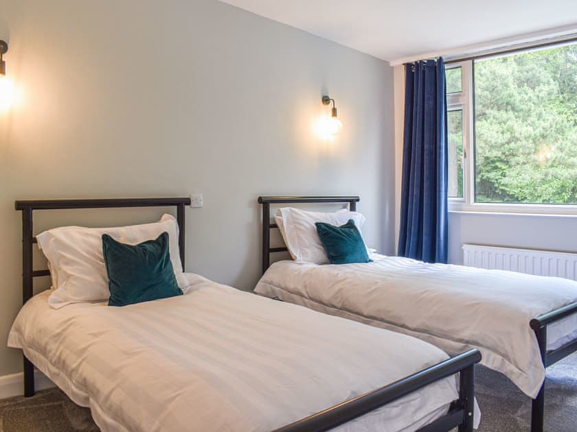 Twin bedroom | Glebe View, Bowness-on-Windermere