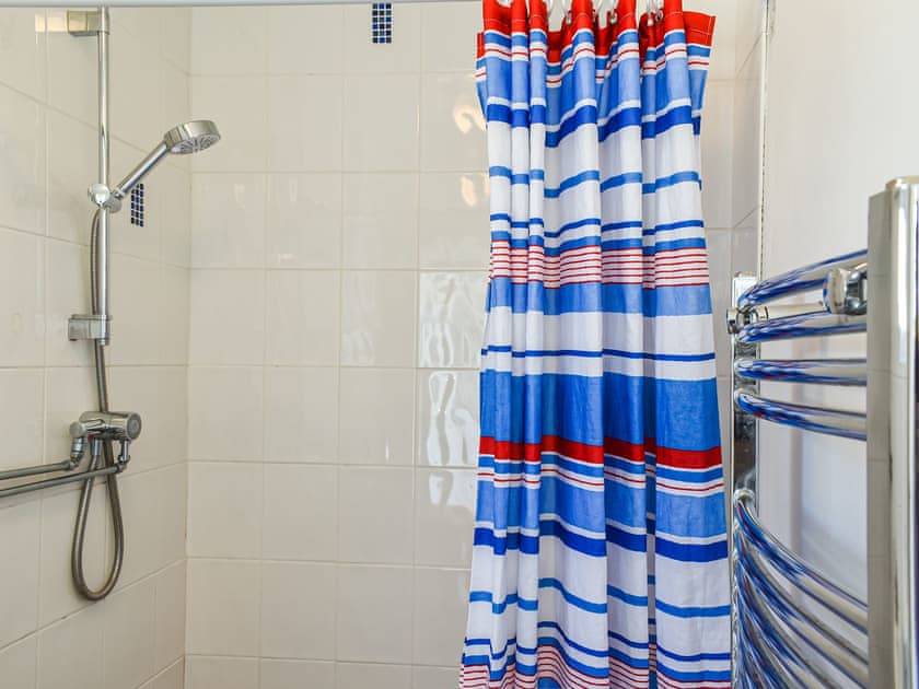 Shower room | Heddfan, Nefyn, Llyn Peninsula