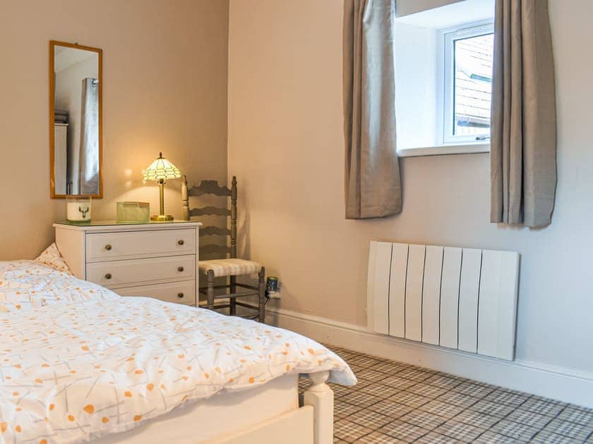 Twin bedroom | Pigaway Cottage, Petrockstow