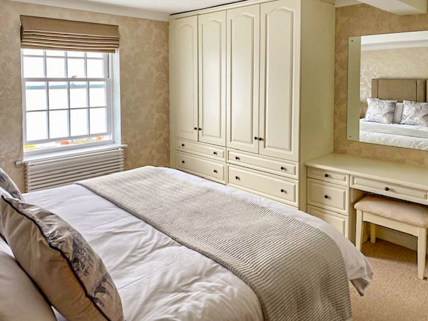 Double bedroom | Apartment 9 Barton Manor - Barton Manor, Pagham