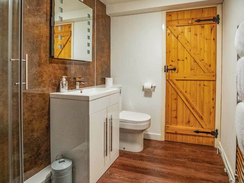 Bathroom | Duchy - Treworgie Barton Cottages, Crackington Haven