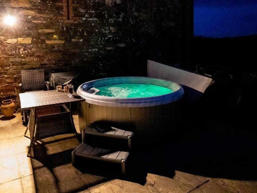 Hot tub | Duchy - Treworgie Barton Cottages, Crackington Haven