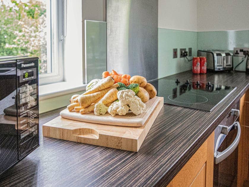 Kitchen | Warner - Treworgie Barton Cottages, Crackington Haven