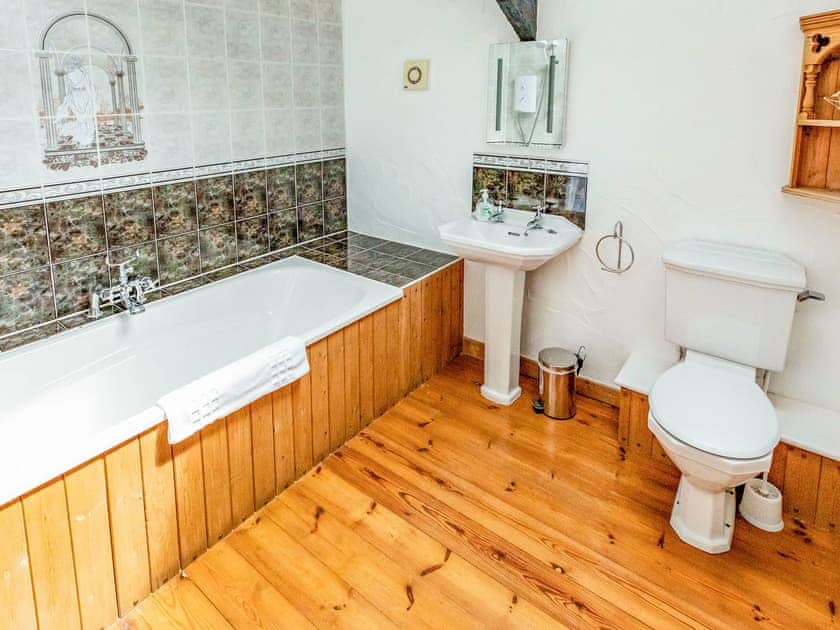 Bathroom | Bligh - Treworgie Barton Cottages, Crackington Haven