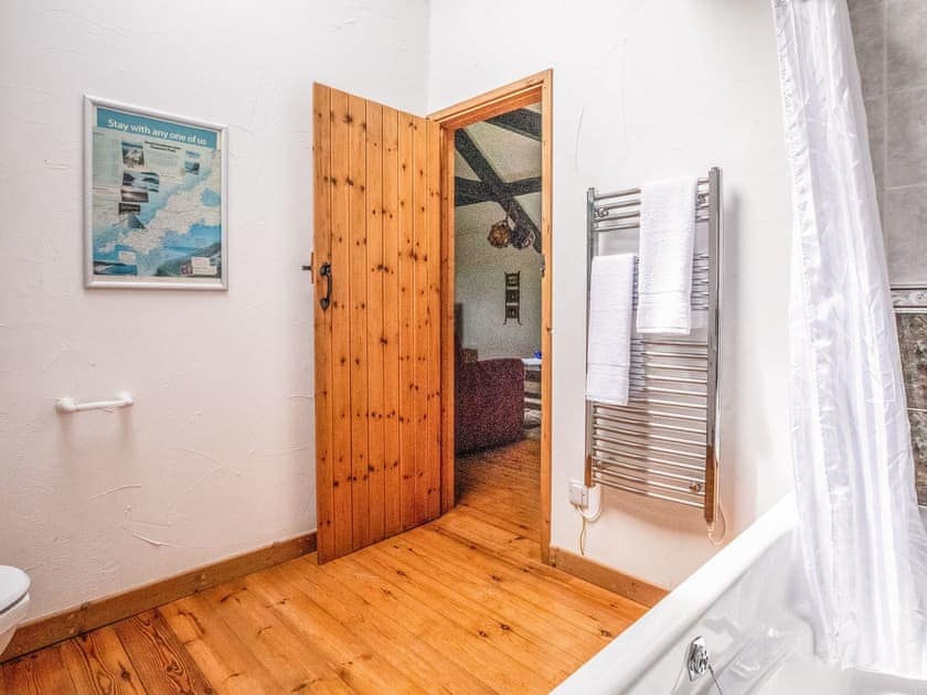 Bathroom | Bligh - Treworgie Barton Cottages, Crackington Haven