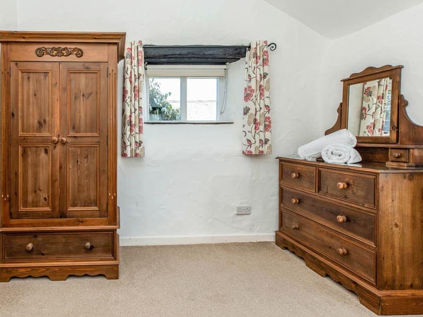 Double bedroom | Butterwell - Treworgie Barton Cottages, Crackington Haven