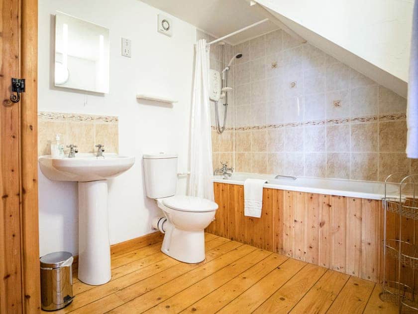 Bathroom | Butterwell - Treworgie Barton Cottages, Crackington Haven