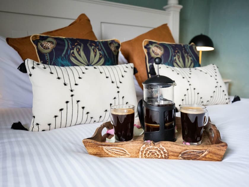 Four Poster bedroom | Chappell - Treworgie Barton Cottages, Crackington Haven