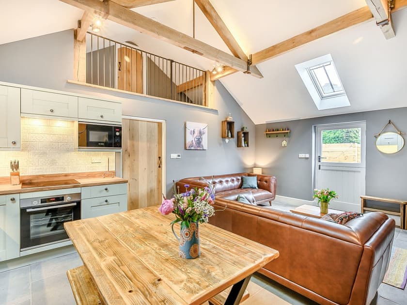 Open plan living space | Holyoake Barns- The Cow Shed - Holyoake Barns, Little Alne, near Wootton Wawen