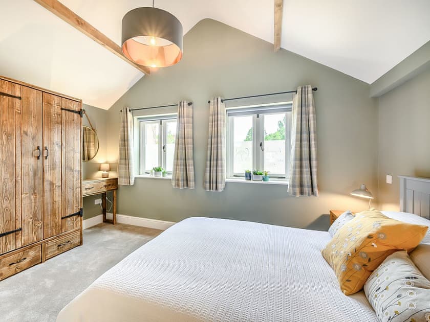 Double bedroom | Holyoake Barns- The Cow Shed - Holyoake Barns, Little Alne, near Wootton Wawen