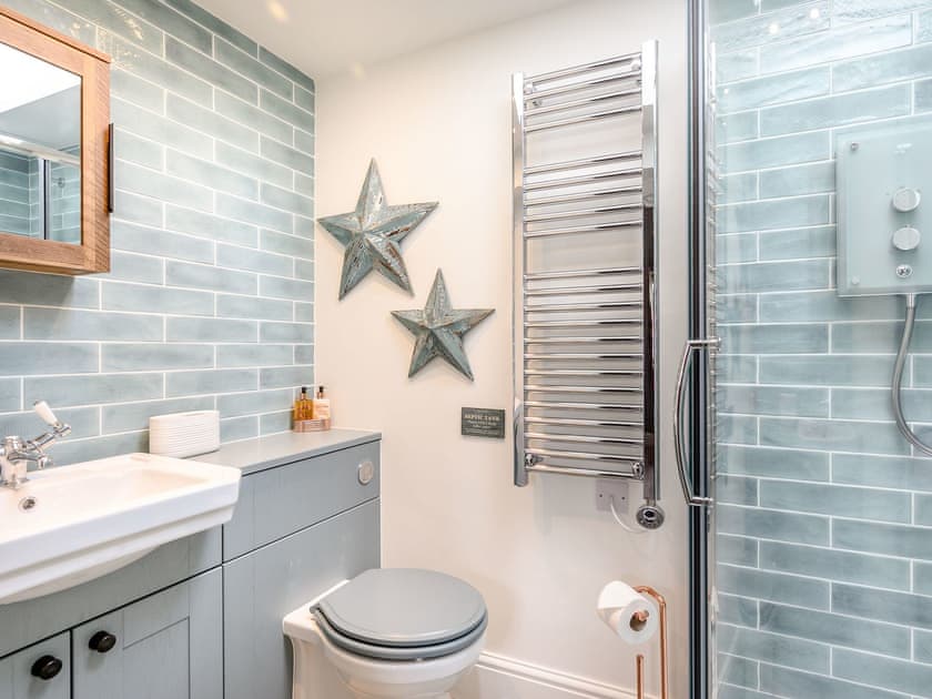 En-suite | Holyoake Barns- The Cow Shed - Holyoake Barns, Little Alne, near Wootton Wawen