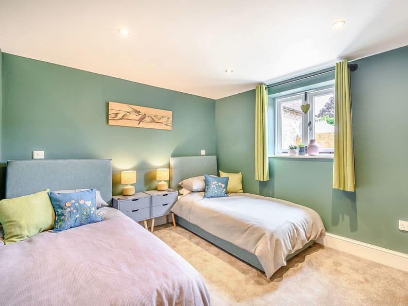 Twin bedroom | Holyoake Barns- The Cow Shed - Holyoake Barns, Little Alne, near Wootton Wawen