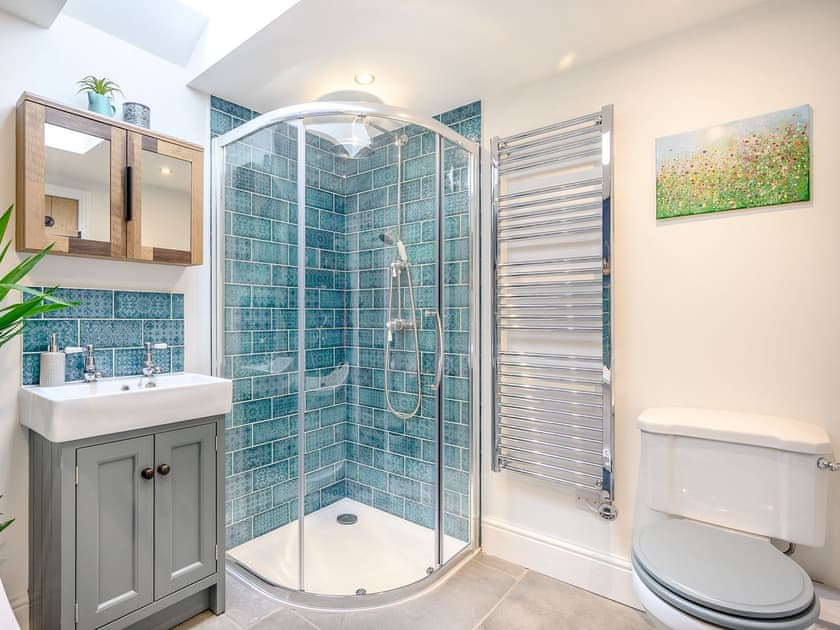 Bathroom | Holyoake Barns- The Cow Shed - Holyoake Barns, Little Alne, near Wootton Wawen
