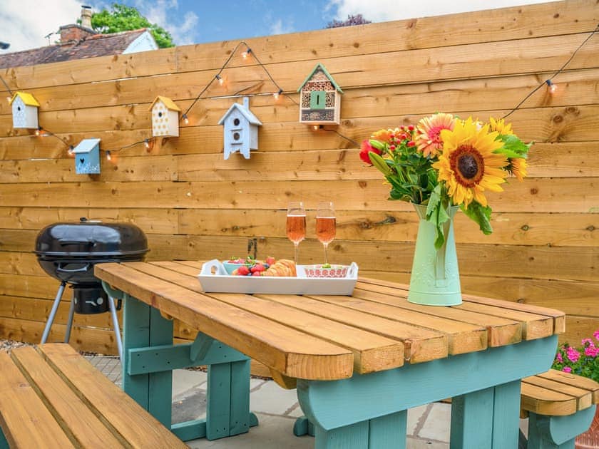 Outdoor area | Holyoake Barns- The Cow Shed - Holyoake Barns, Little Alne, near Wootton Wawen