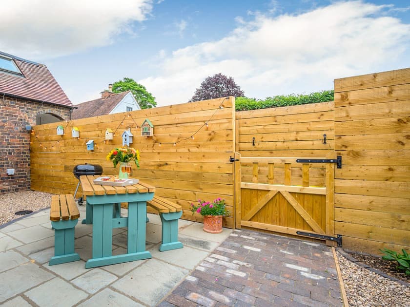 Outdoor area | Holyoake Barns- The Cow Shed - Holyoake Barns, Little Alne, near Wootton Wawen