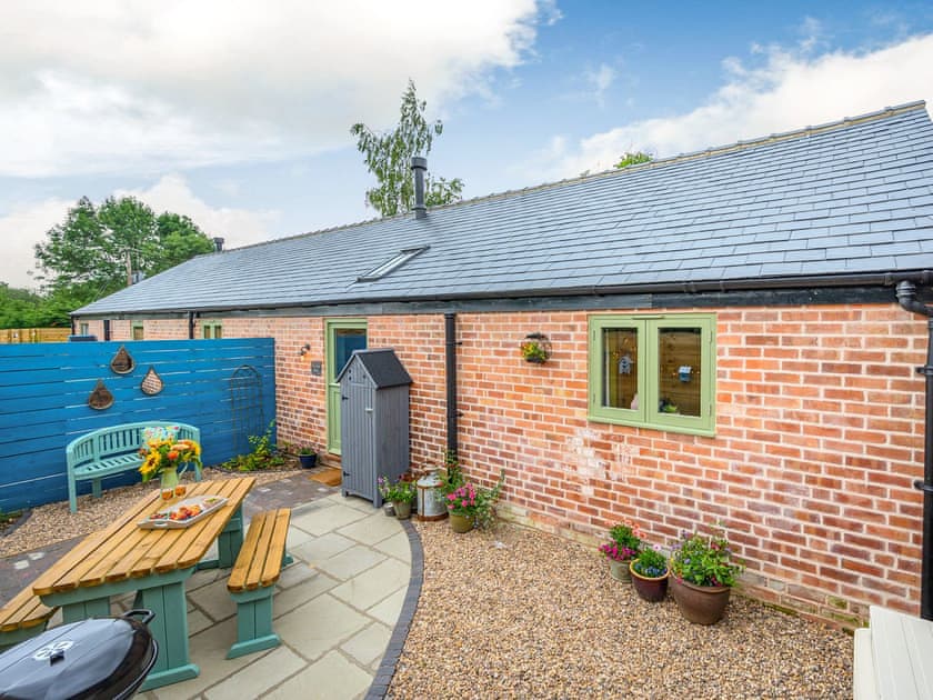 Exterior | Holyoake Barns- The Cow Shed - Holyoake Barns, Little Alne, near Wootton Wawen