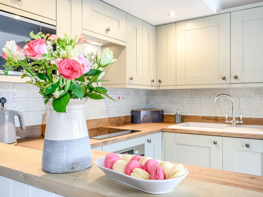 Kitchen area | Holyoake Barns- The Old Stables - Holyoake Barns, Little Alne, near Wootton Wawen