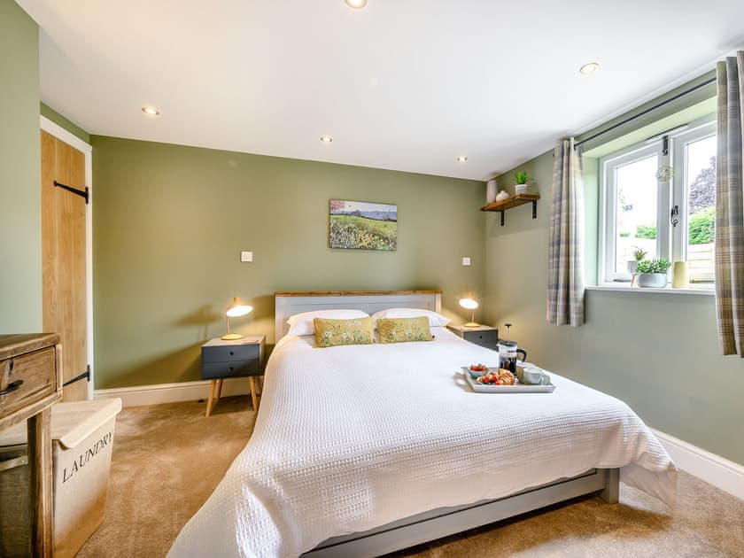 Double bedroom | Holyoake Barns- The Old Stables - Holyoake Barns, Little Alne, near Wootton Wawen