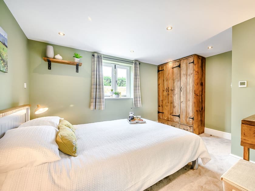 Double bedroom | Holyoake Barns- The Old Stables - Holyoake Barns, Little Alne, near Wootton Wawen