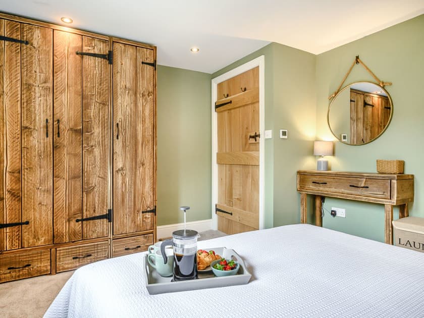 Double bedroom | Holyoake Barns- The Old Stables - Holyoake Barns, Little Alne, near Wootton Wawen