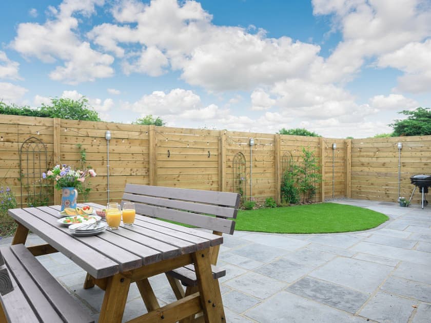 Outdoor area | Holyoake Barns- The Old Stables - Holyoake Barns, Little Alne, near Wootton Wawen
