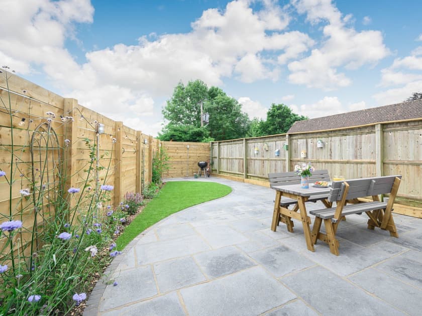 Outdoor area | Holyoake Barns- The Old Stables - Holyoake Barns, Little Alne, near Wootton Wawen