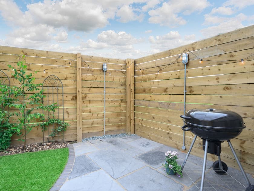 Outdoor area | Holyoake Barns- The Old Stables - Holyoake Barns, Little Alne, near Wootton Wawen
