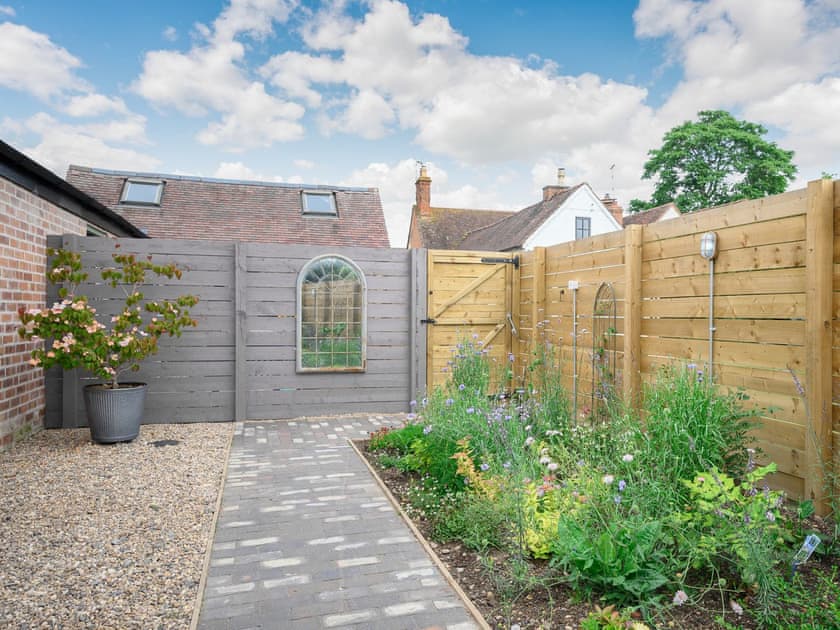 Outdoor area | Holyoake Barns- The Old Stables - Holyoake Barns, Little Alne, near Wootton Wawen