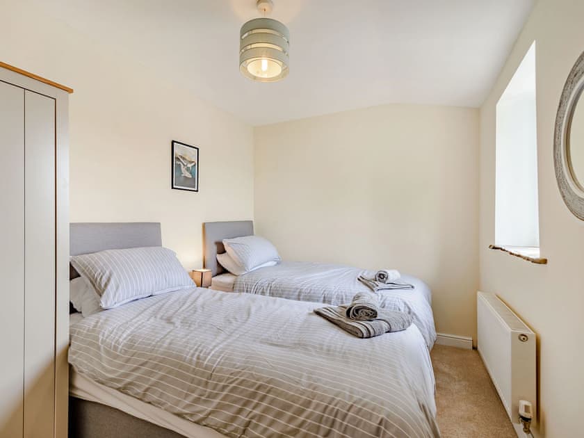 Twin bedroom | Middle Bank Top Farm - Middle Bank Top Farm Cottages, Lumb