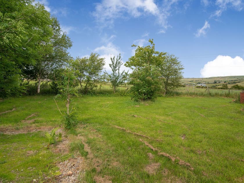 Garden | Middle Bank Top Farm - Middle Bank Top Farm Cottages, Lumb