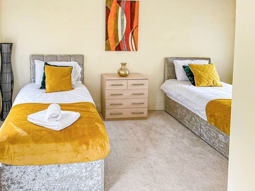Twin bedroom | Ampthill, Bedford