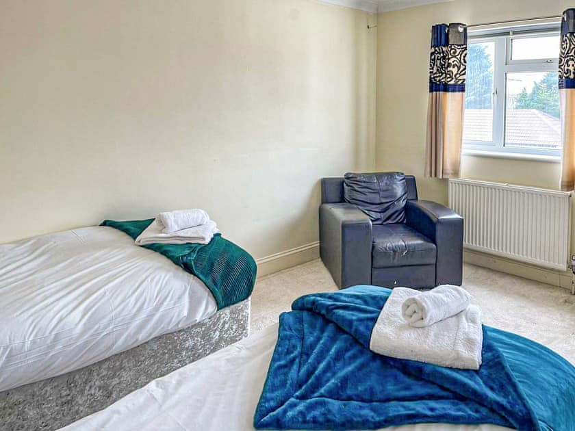Twin bedroom | Ampthill, Bedford