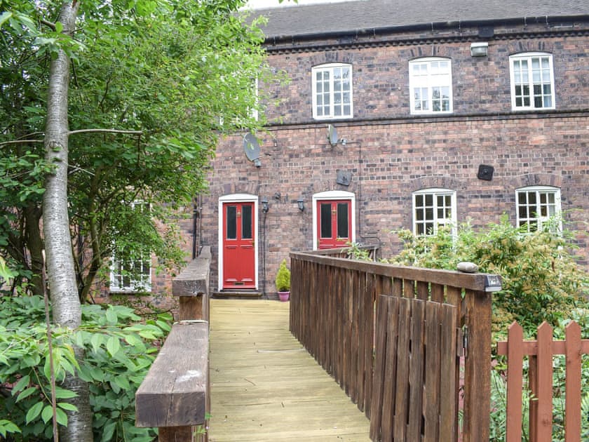 Maws Craft Apartment in Jackfield, near Ironbridge, Shropshire Book