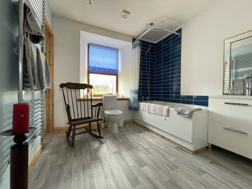 Bathroom | Mey Bee, Mey, near Thurso