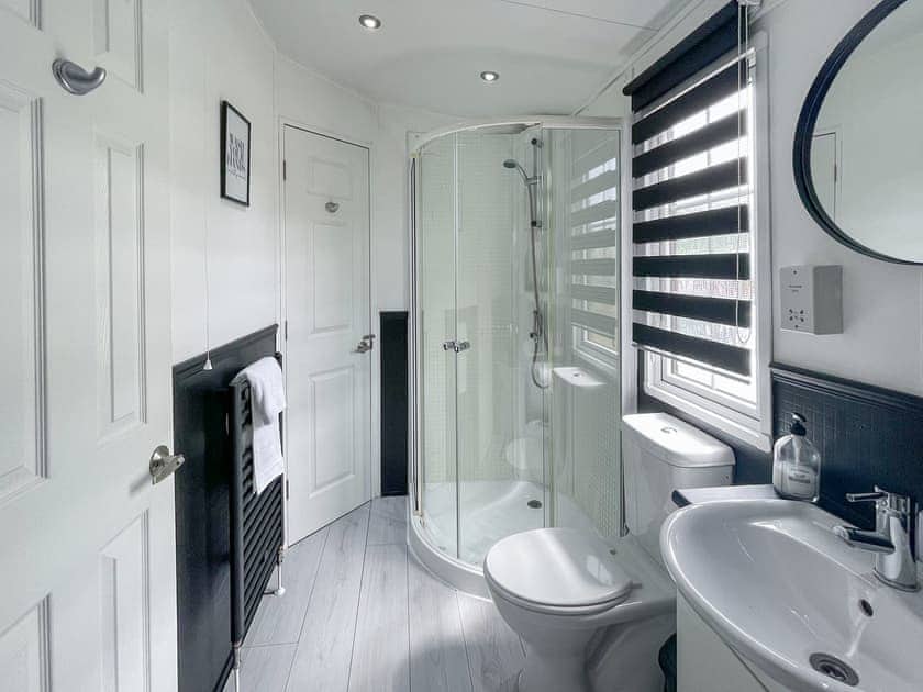 Shower room | Sunnyside Lodge, Monreith