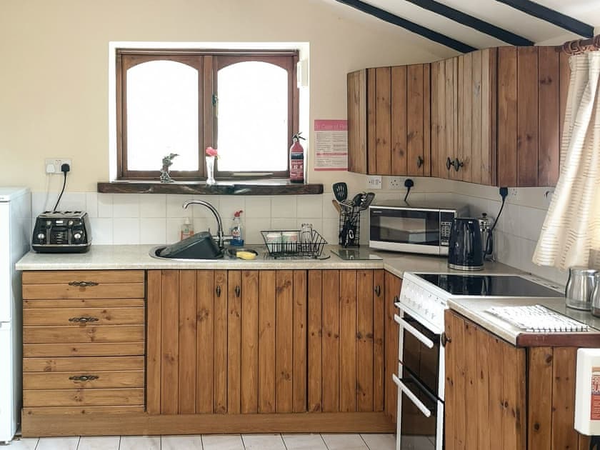 Kitchen area | Elm Barn View - Elm Barn, Freethorpe