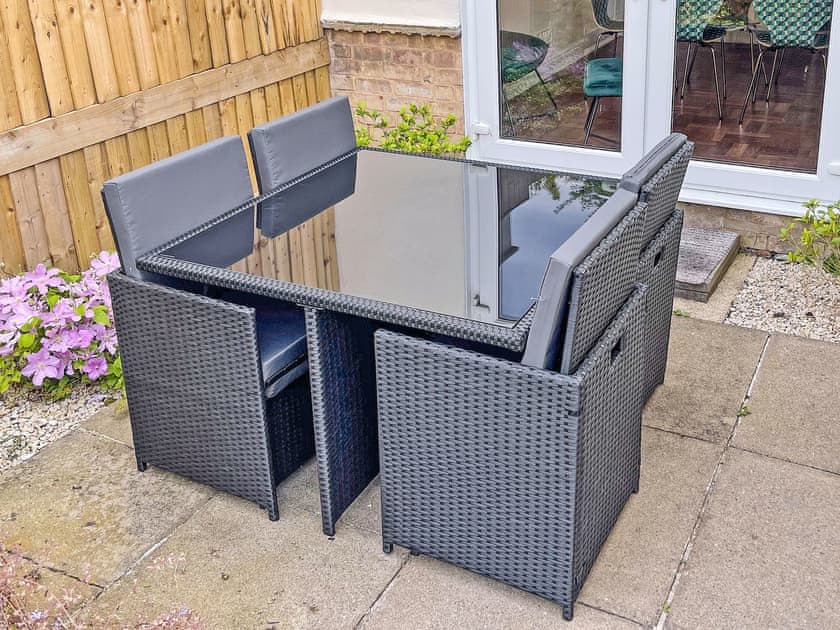 Sitting-out-area | Dellswood, Broadway