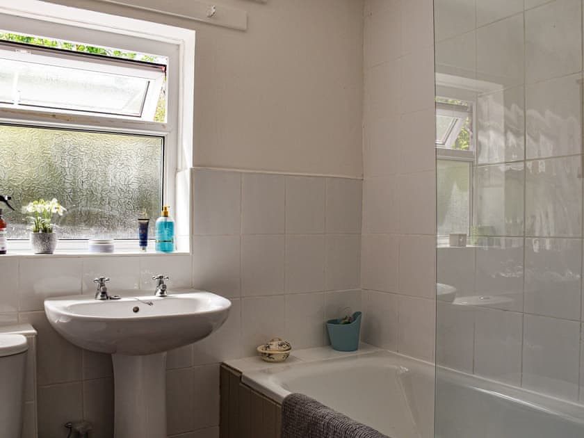 Bathroom | Mill Cottage, Llangadog