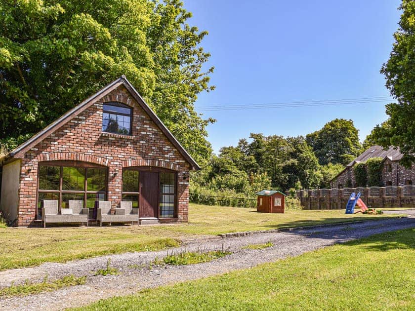 Exterior | Poppy Cottage - Duffryn Farm Cottages, Dunvant