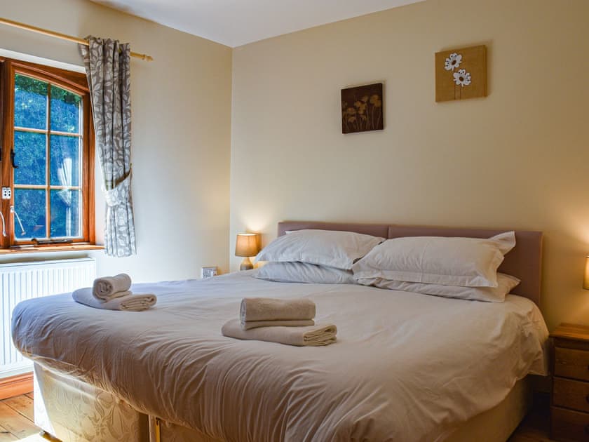 Double bedroom | Poppy Cottage - Duffryn Farm Cottages, Dunvant