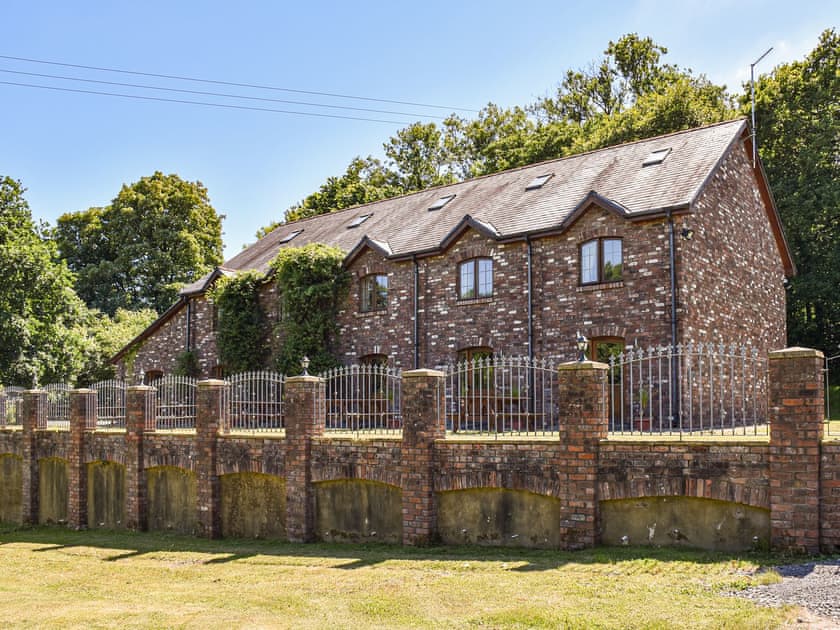 Exterior | Poppy Cottage - Duffryn Farm Cottages, Dunvant