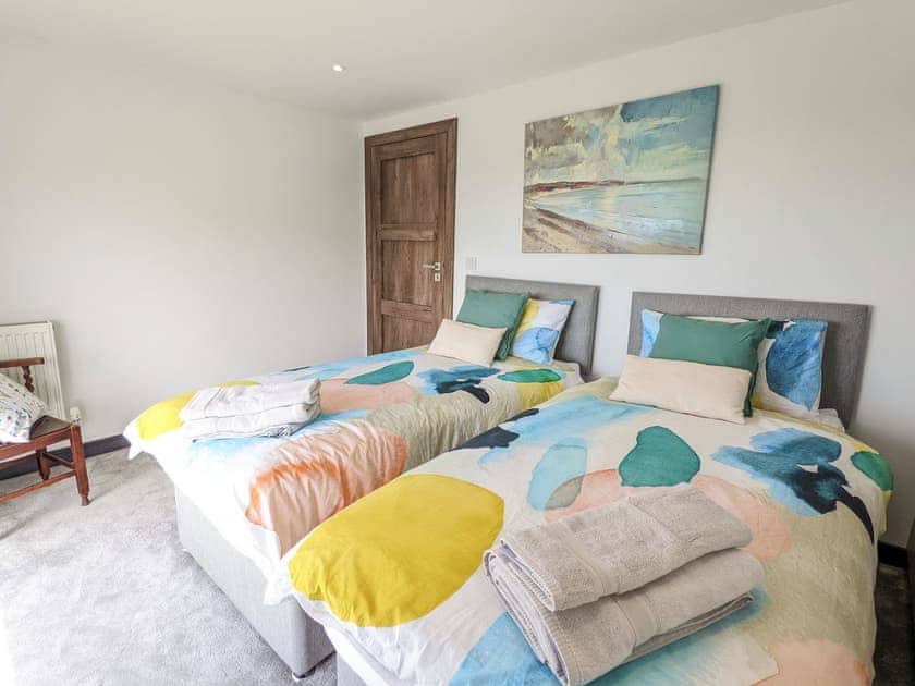 Twin bedroom | Pointe South, Ventnor