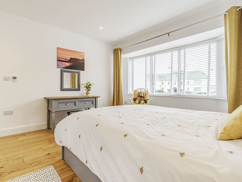Kingsize bedroom | Stardust, Whitby