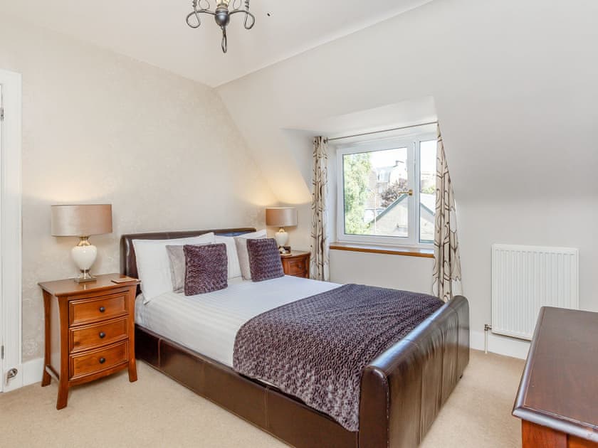 Double bedroom | Willow Cottage - Courtyard Cottages, Inverness