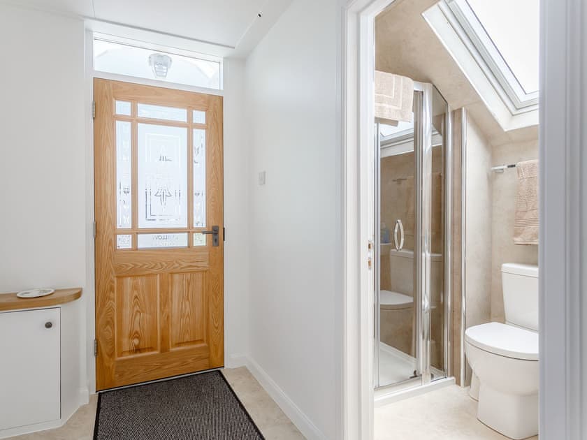 Shower room | Willow Cottage - Courtyard Cottages, Inverness