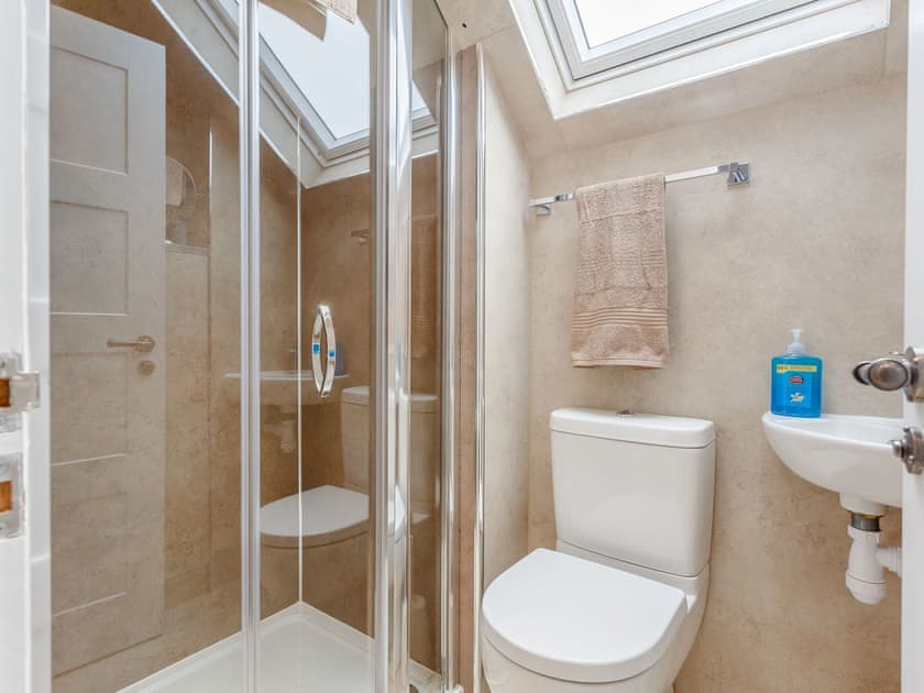 Shower room | Willow Cottage - Courtyard Cottages, Inverness